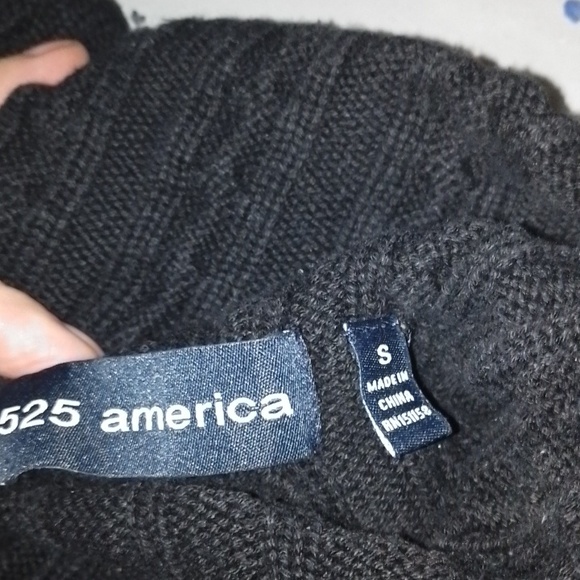 Cute turtleneck with gold zipper - Picture 4 of 4